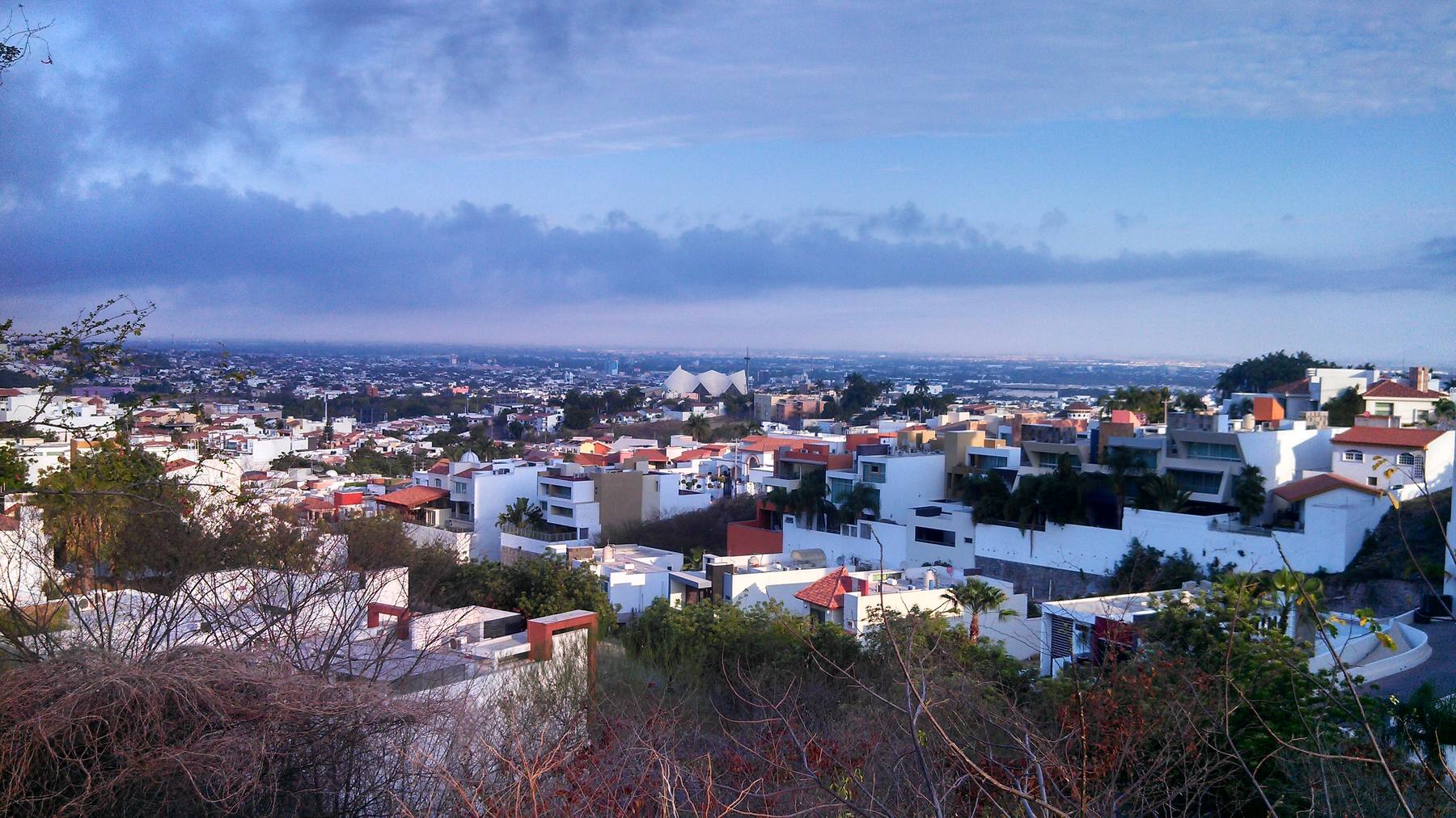 Panorámica de Culiacán con el Templo La Lomita